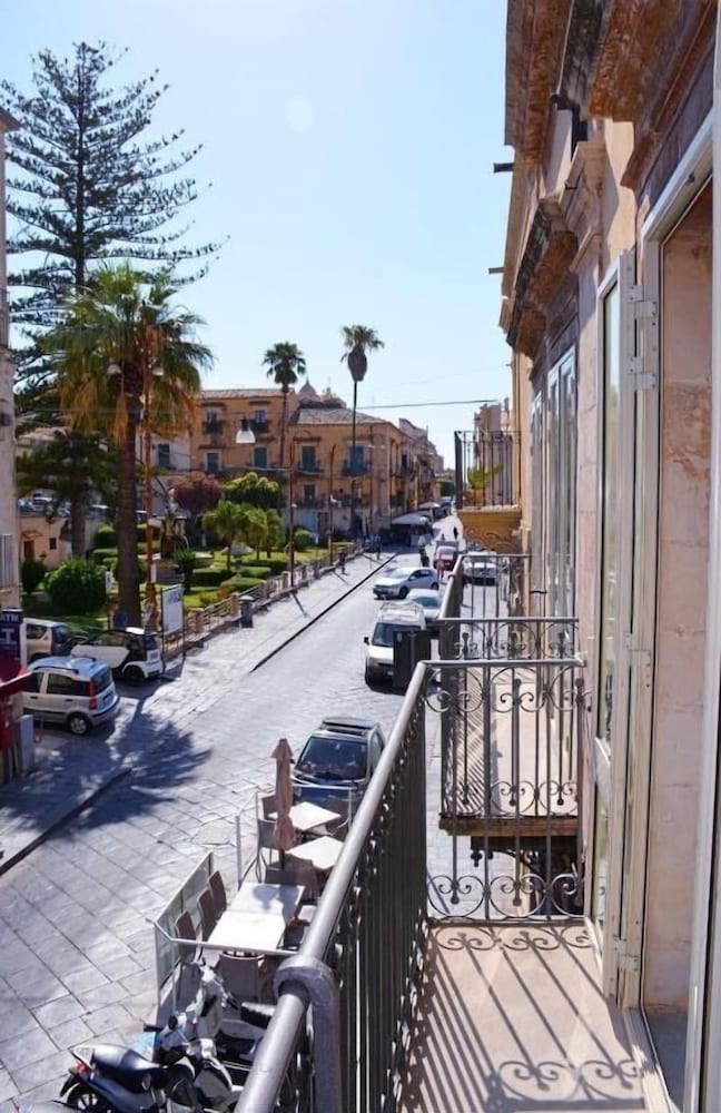 Lúrooms — Noto — photo 4