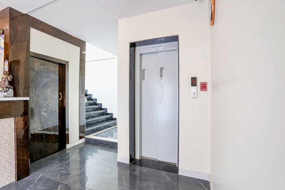 Fabexpress Geeta Palace in Navi Mumbai, India