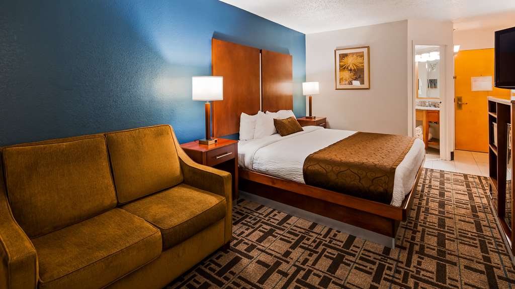 Best Western Plus Richmond Airport Hotel - photo 17