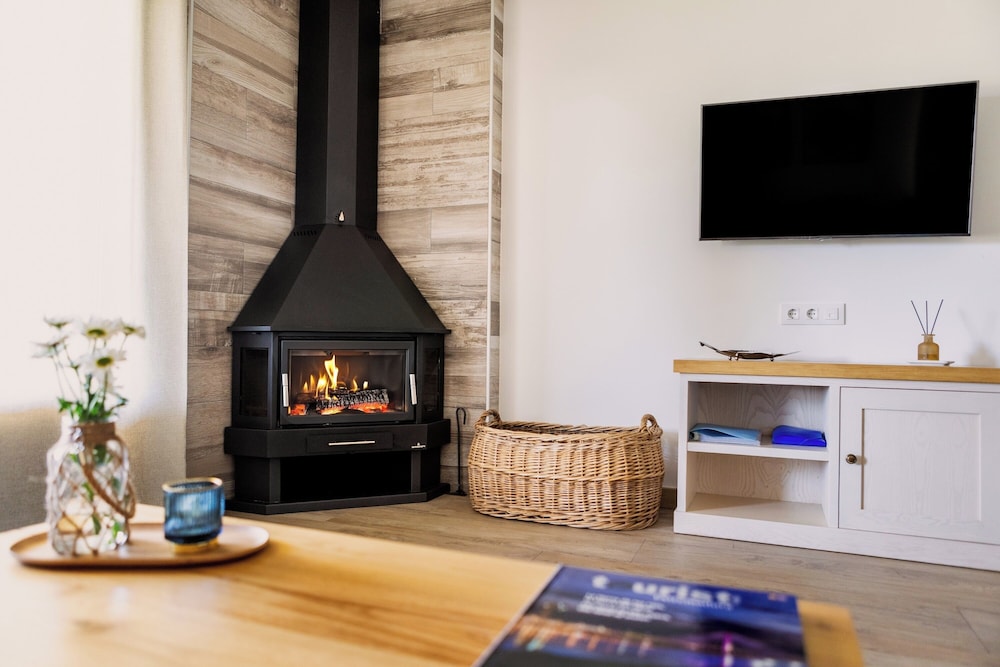 Apartamentos rurales Posada de Monfragüe con jacuzzi — 5-Star Luxury Hotel in Malpartida De Plasencia, Spain