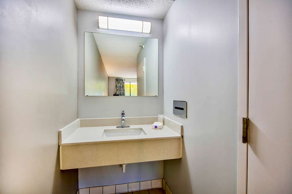 Motel 6 Jeffersonville In Louisville - photo 20
