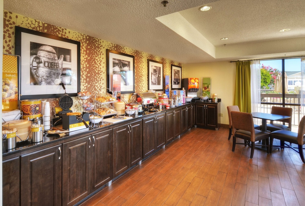 Hampton Inn Georgetown Marina - photo 29