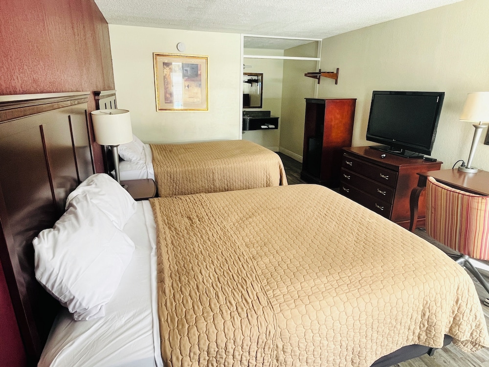 Rodeway Inn Silver Springs Ocala East - photo 13