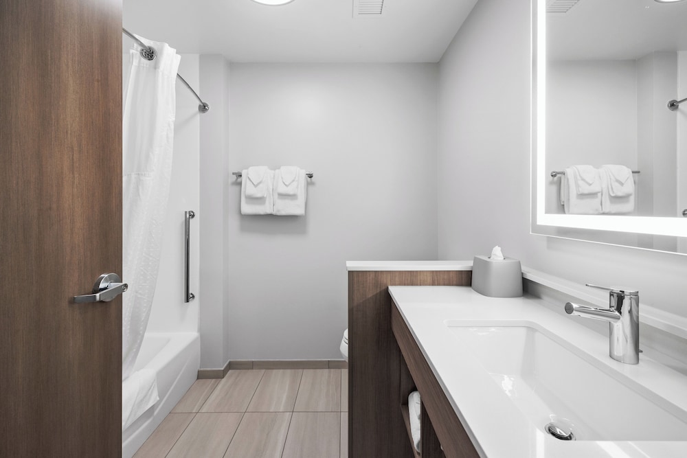 Holiday Inn Express & Suites Marinette by IHG - photo 10