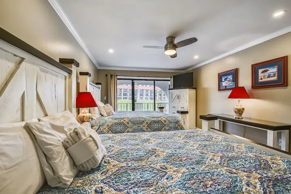 Edgewater Resort by Book That Condo - photo 2
