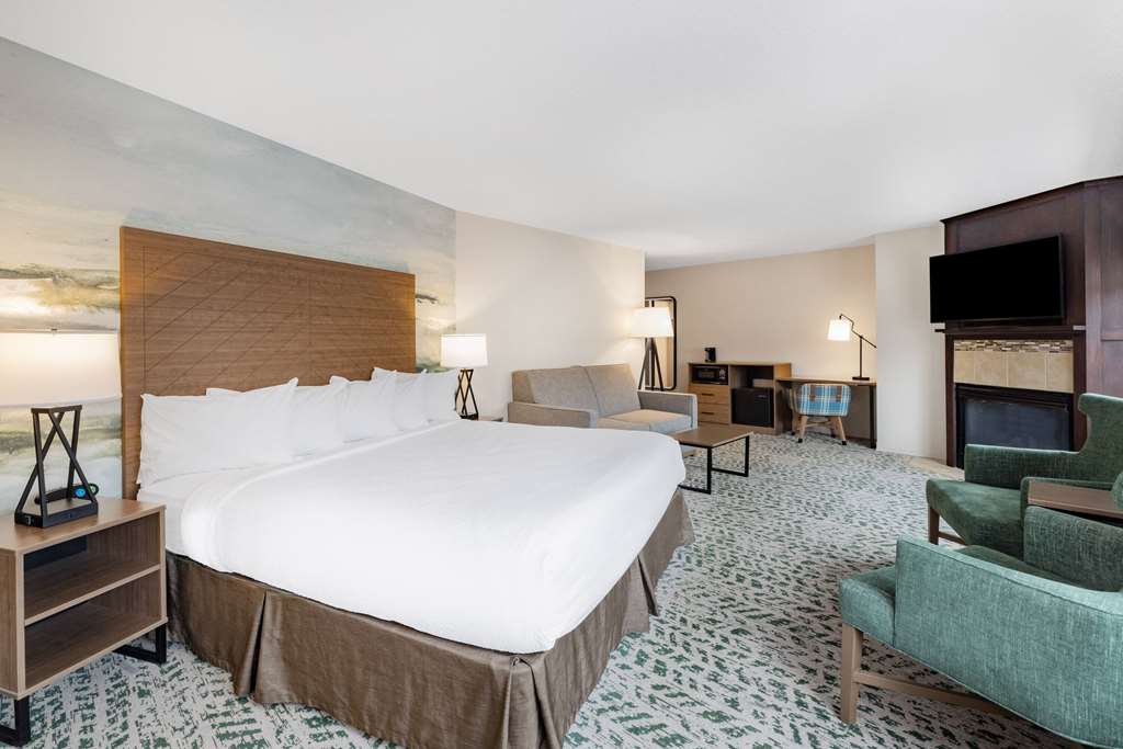 AmericInn by Wyndham Duluth South Black Woods Event Center - photo 29