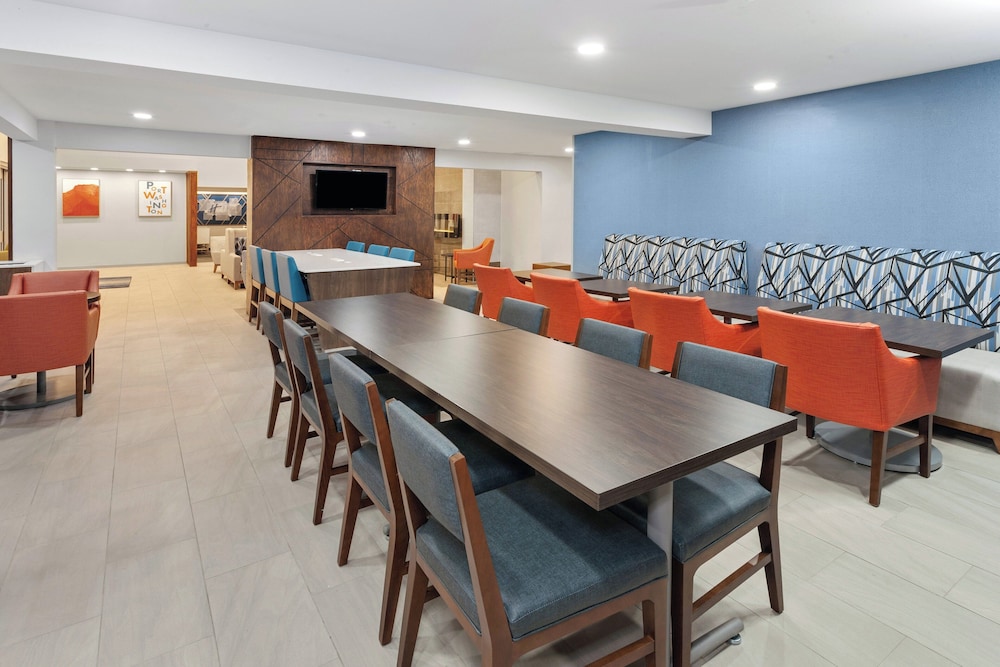 Holiday Inn Express & Suites Port Washington by IHG - photo 59