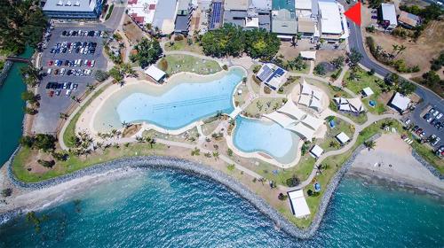 Heart of Airlie Beach Apartment — 4-Star Luxury Hotel in Airlie Beach, Australia