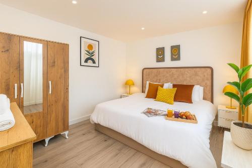 1 Minute Walk to JR John Radcliffe Hospital The Lincoln Modern 2 bedrooms 2 bathrooms Apartment Walking Distance to Oxford Brookes University — 4-Star Luxury Hotel in Oxford, United Kingdom