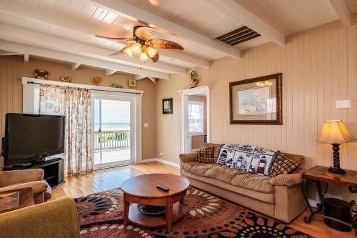 Coastal Breeze by Oak Island Accommodations - photo 25