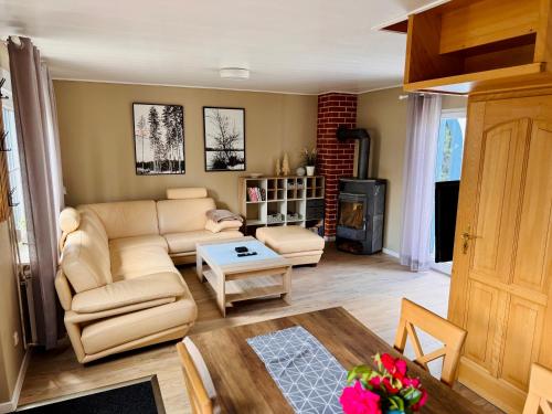 Ferienhaus mit eigenem Garten 2 SZ 2 Bäder 70QM — hotel in Joachimsthal