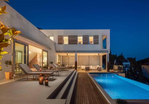 Ultra Luxurious Hvar Villa 5 Bedrooms Villa Celestia — 4-Star Luxury Hotel in Sveta Nedjelja, Croatia