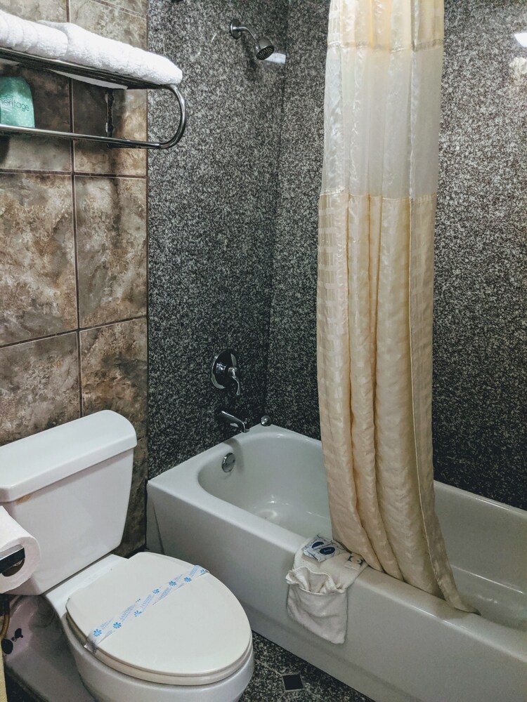 Lake Houma Inn - photo 22