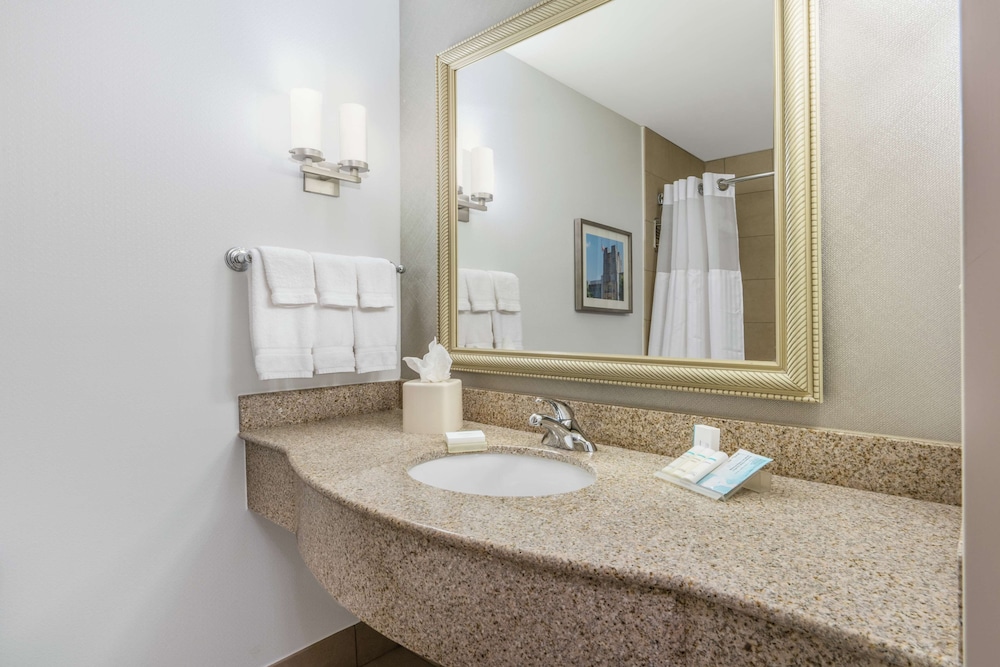 Hilton Garden Inn Blacksburg University - photo 17