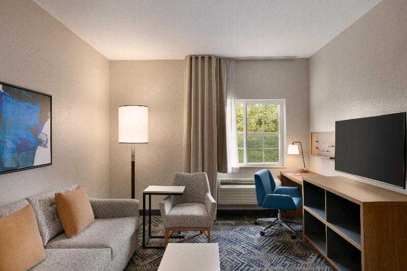 Candlewood Suites Springfield North - photo 32