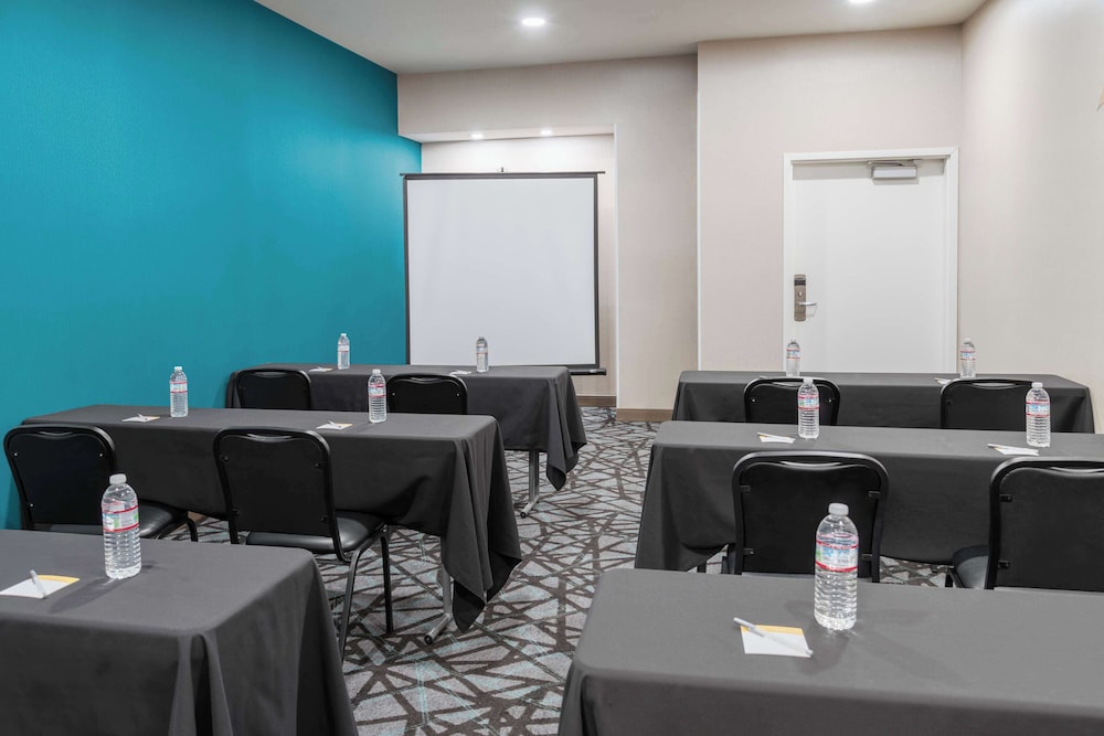 Hampton Inn & Suites Sacramento Cal Expo - photo 46