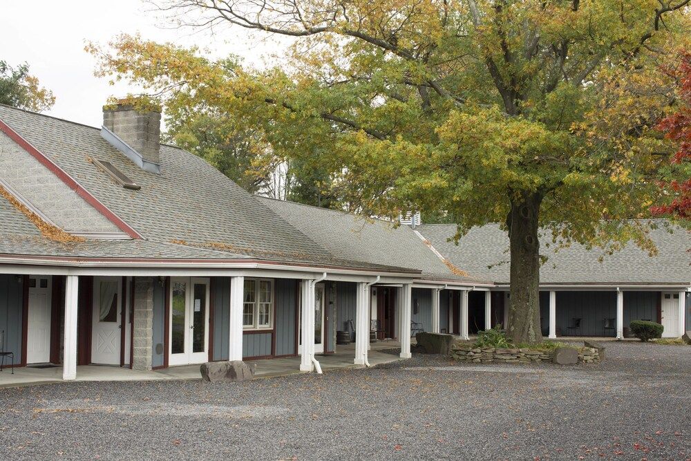Rhinebeck Village Inn - photo 3