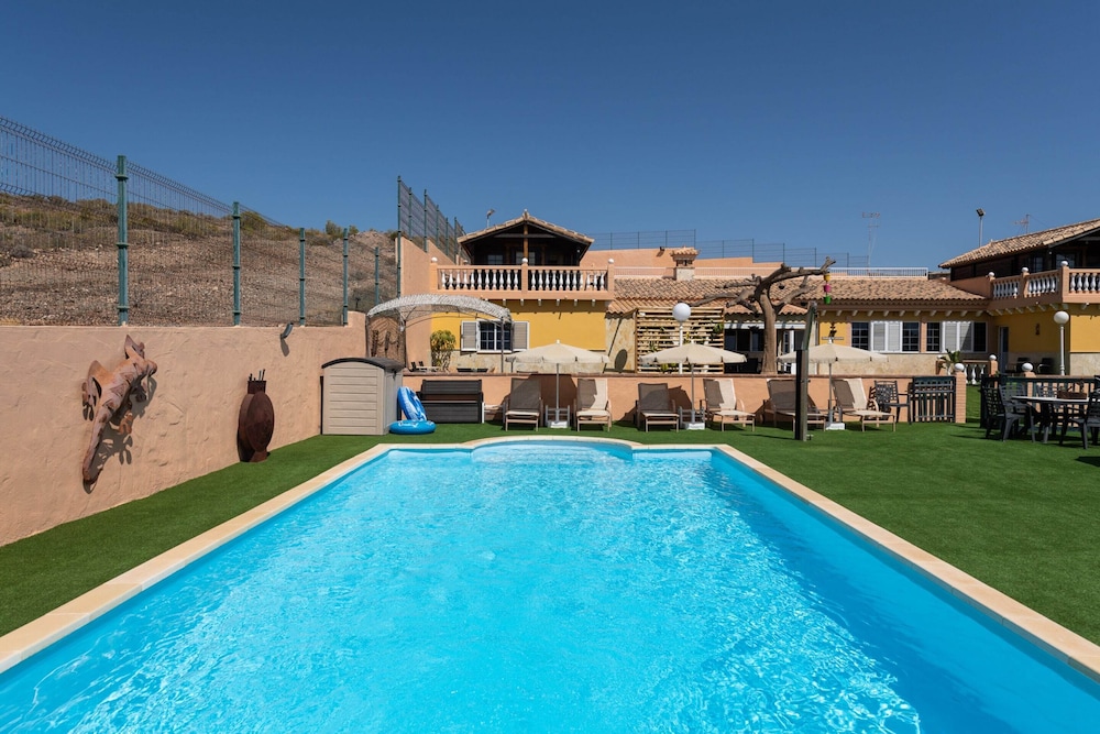 Casa Adara Heated Pool Included — 4-Star Luxury Hotel in San Bartolome De Tirajana, Spain