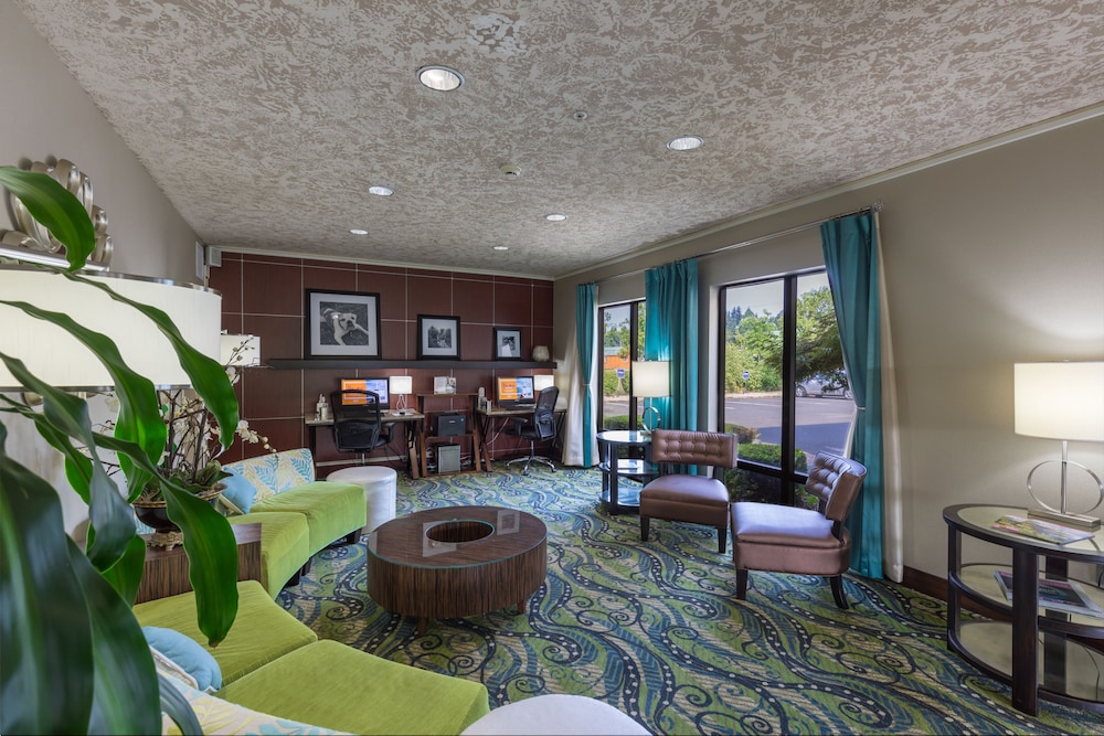 Hampton Inn Eugene - photo 42