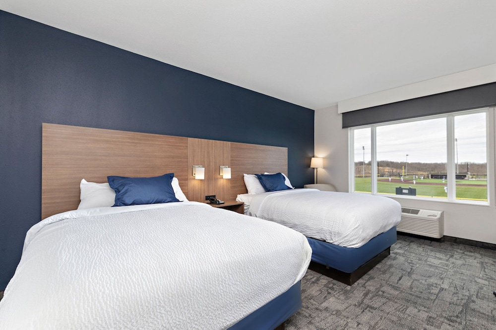 Holiday Inn Exp Parkville - photo 19