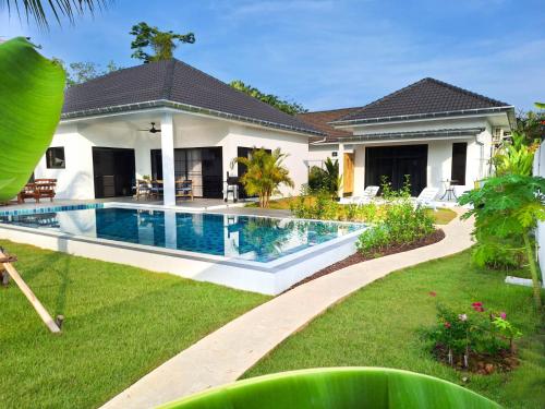 Villa et Bungalow Baan Joan Khao Lak — 4-Star Luxury Hotel in Ban Khao Lak, Thailand