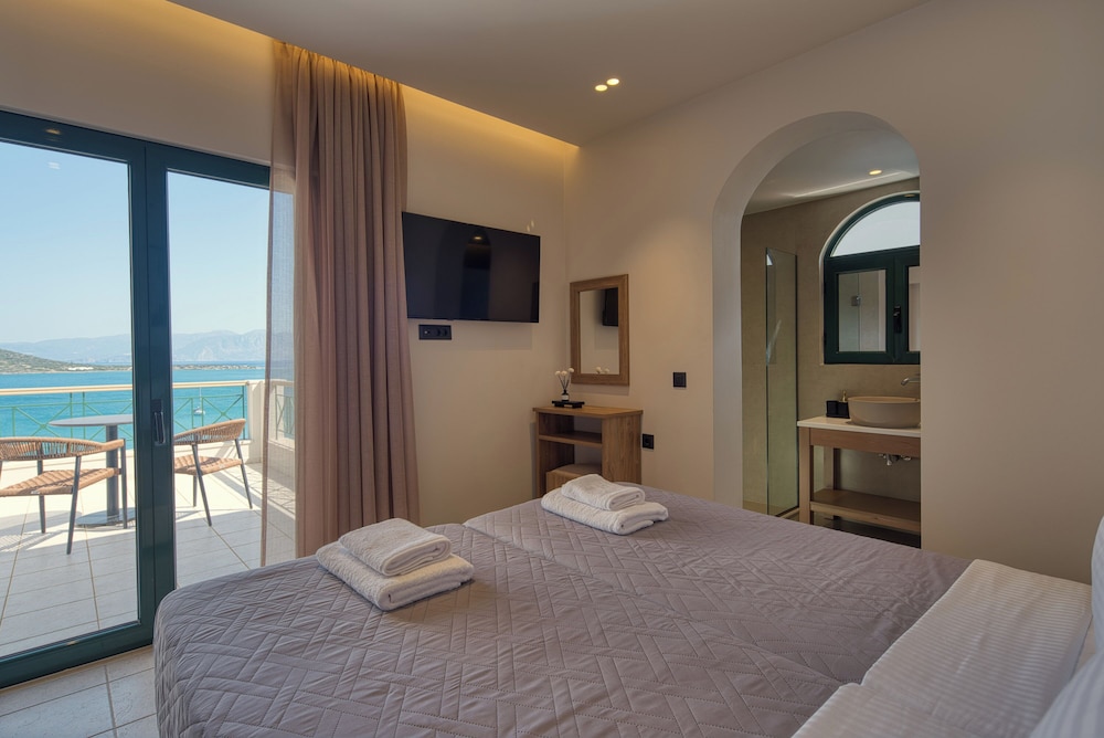 Eos Whisper — Agios Nikolaos — photo 4