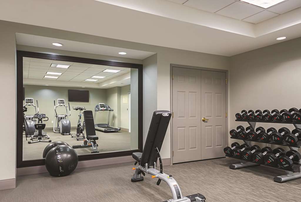 La Quinta Inn & Suites by Wyndham Alexandria Airport - photo 9