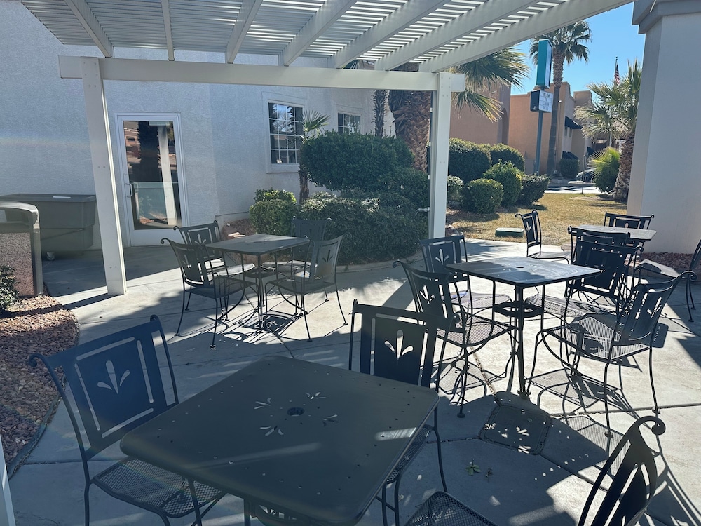 St. George Inn & Suites - photo 68