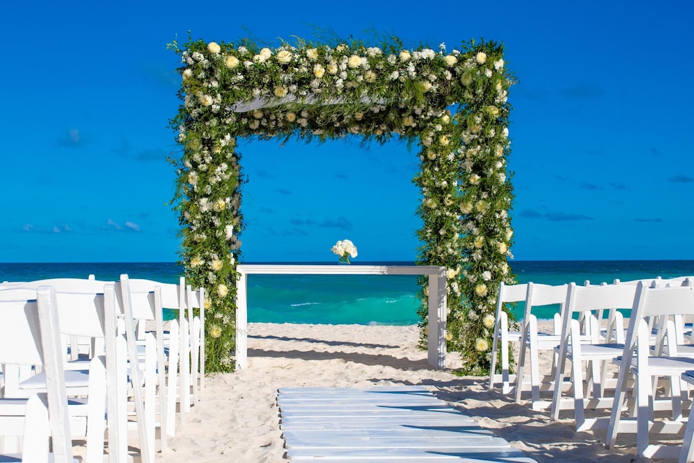The Grand Oasis Cancun All Inclusive