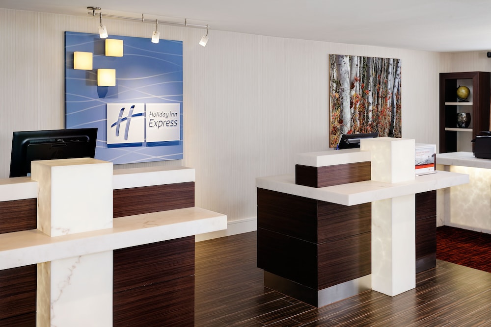 Holiday Inn Express Simi Valley by IHG - photo 52
