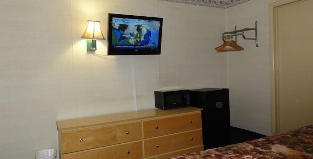 Relax Inn Elmira - photo 17