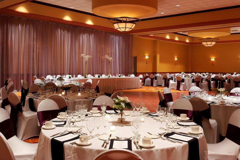 Embassy Suites Omaha La Vista Hotel & Conference Center - photo 49