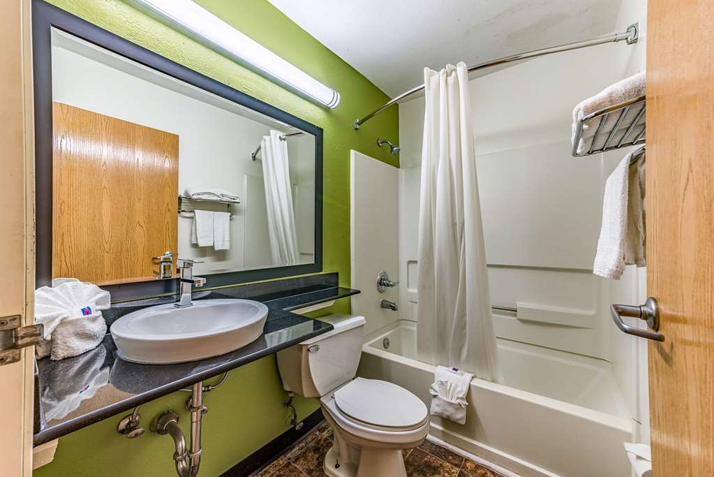 Motel 6 Charlotte NC University - photo 15