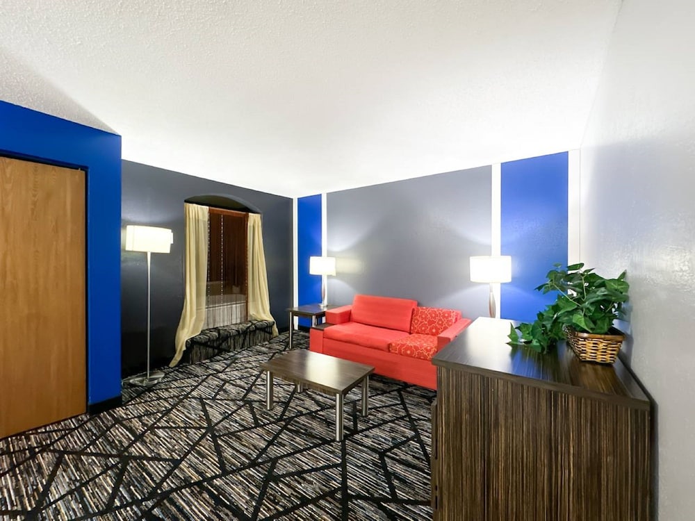 Blaine Town Inn & Suites - photo 20
