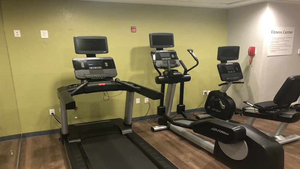 Holiday Inn Express & Suites West Palm Beach Metrocentre by IHG - photo 50