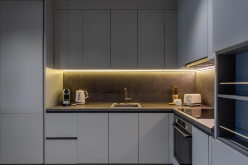 Urbanstay Suites Prime Location Designer Suite — 4-Star Luxury Hotel in Bucharest, Romania
