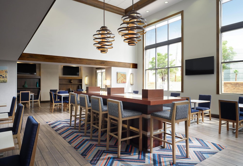 Hampton Inn & Suites Las Vegas Red Rock Summerlin - photo 2