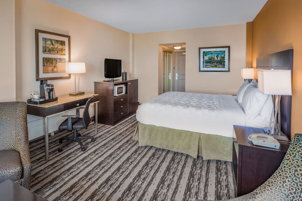 Holiday Inn Port of Miami Downtown Hotel - photo 10