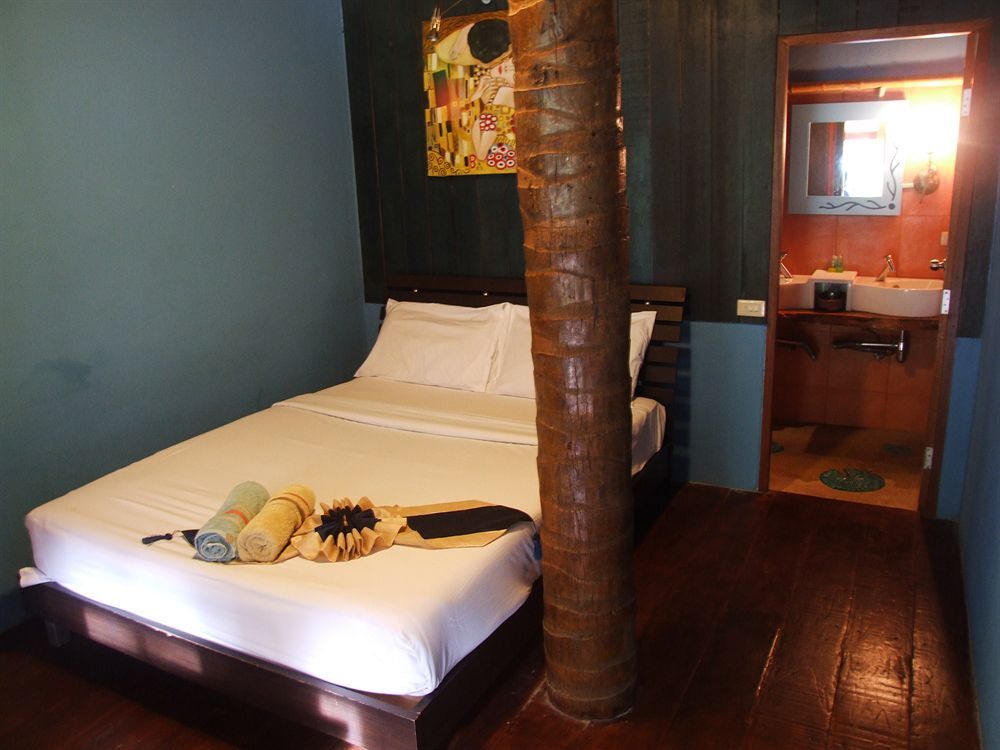 Baia Baia Resort in Phi Phi Don, Thailand