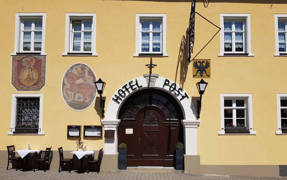 Garni Hotel Post — hotel in Weissenstadt