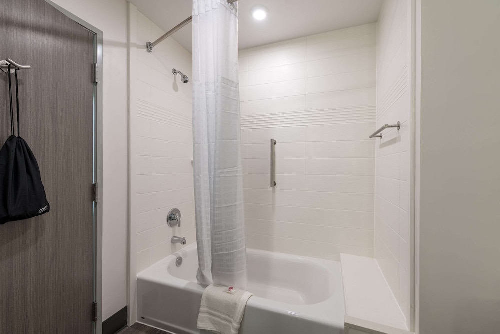 Comfort Suites Colorado Springs East Medical Center Area - photo 16