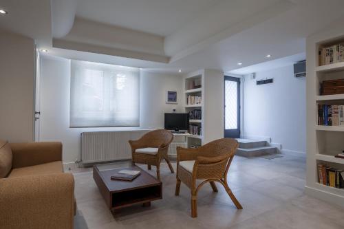 Right Under the Acropolis — 4-Star Luxury Hotel in Athens, Greece