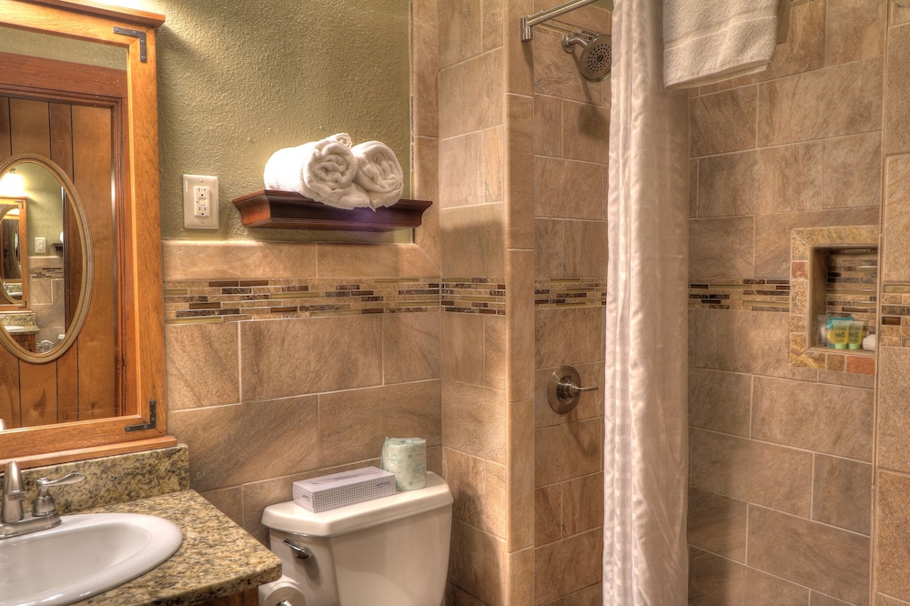 The Historic Gatlinburg Inn - photo 32