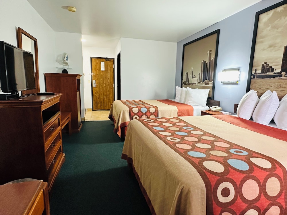 Super 8 by Wyndham Imlay City - photo 9