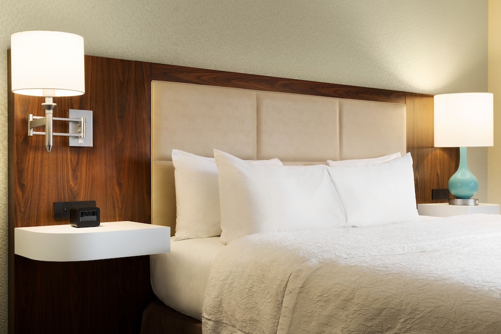 Hampton Inn Akron Fairlawn - photo 11