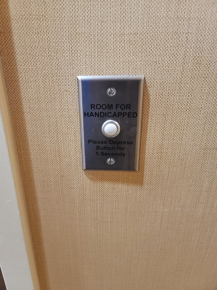 Hampton Inn Austin Oak Hill - photo 34