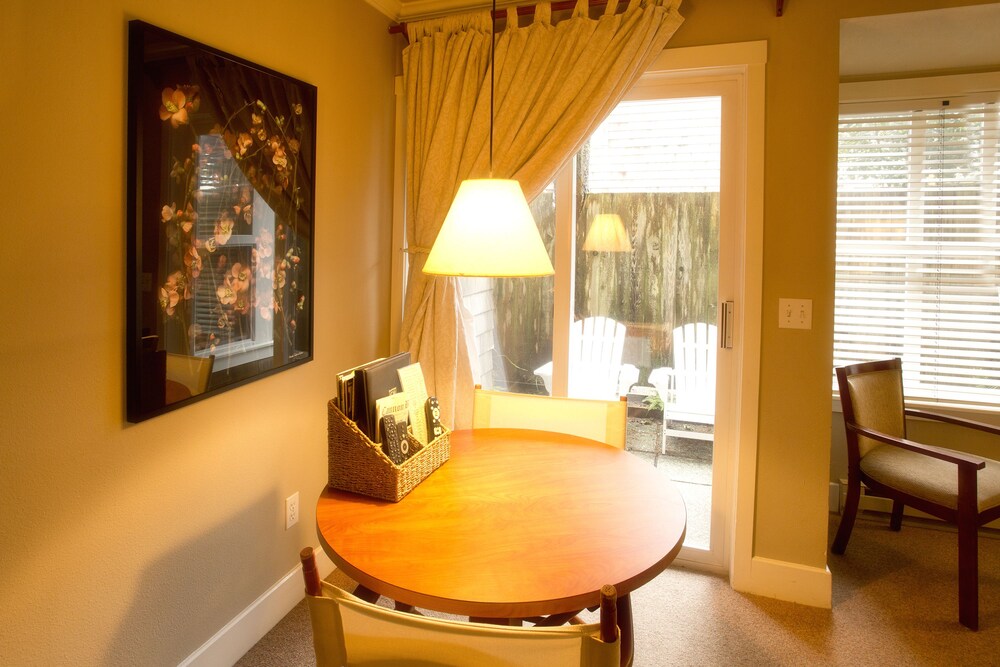 The Courtyard - photo 22