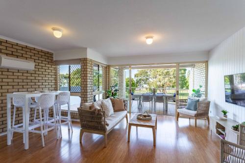 Cotton Tree Beach — 4-Star Luxury Hotel in Maroochydore, Australia