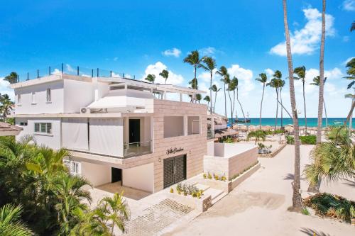 Luxury Villa in Bávaro Just on the Beach — 5-Star Luxury Hotel in Punta Cana, Dominican Republic