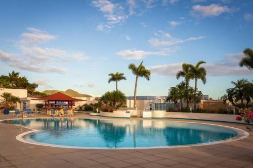 Grand Getaway Royal Retreats at Maho Beach Studio in Unknown City, Sint Maarten